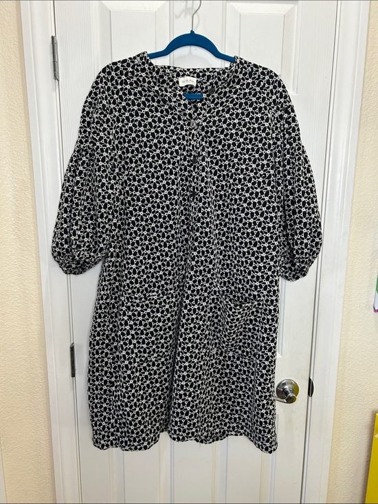 Wrap London Dresses & Skirts - Wrap London Black White Cotton Eyelet Embroidered Puff Sleeve Shift Dress US 18